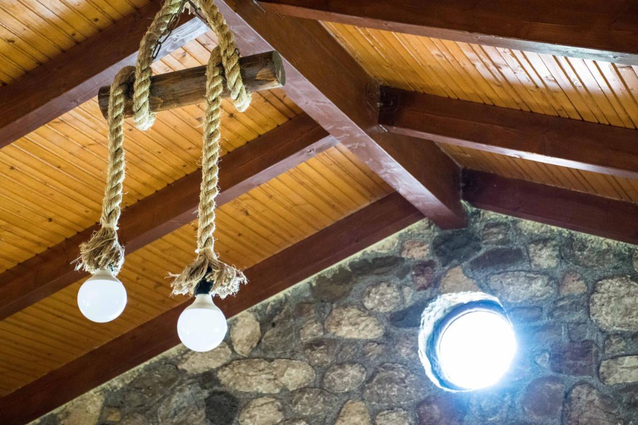 הוילה Paralía Patras Stonehouse With Large Yard - Πέτρινο Σπίτι Με Αυλή מראה חיצוני תמונה