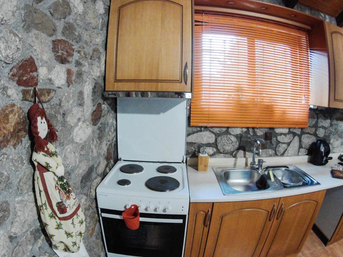 הוילה Paralía Patras Stonehouse With Large Yard - Πέτρινο Σπίτι Με Αυλή מראה חיצוני תמונה