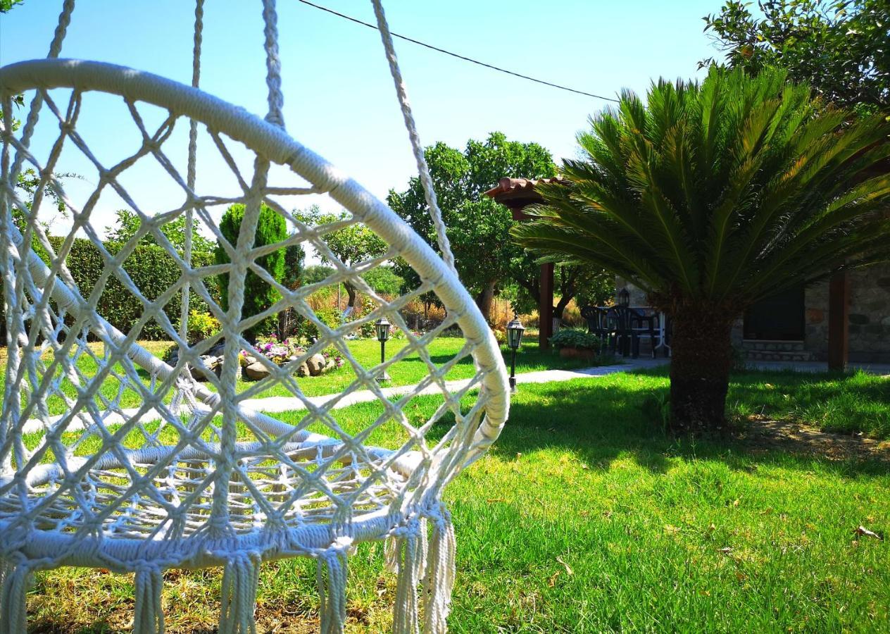 הוילה Paralía Patras Stonehouse With Large Yard - Πέτρινο Σπίτι Με Αυλή מראה חיצוני תמונה